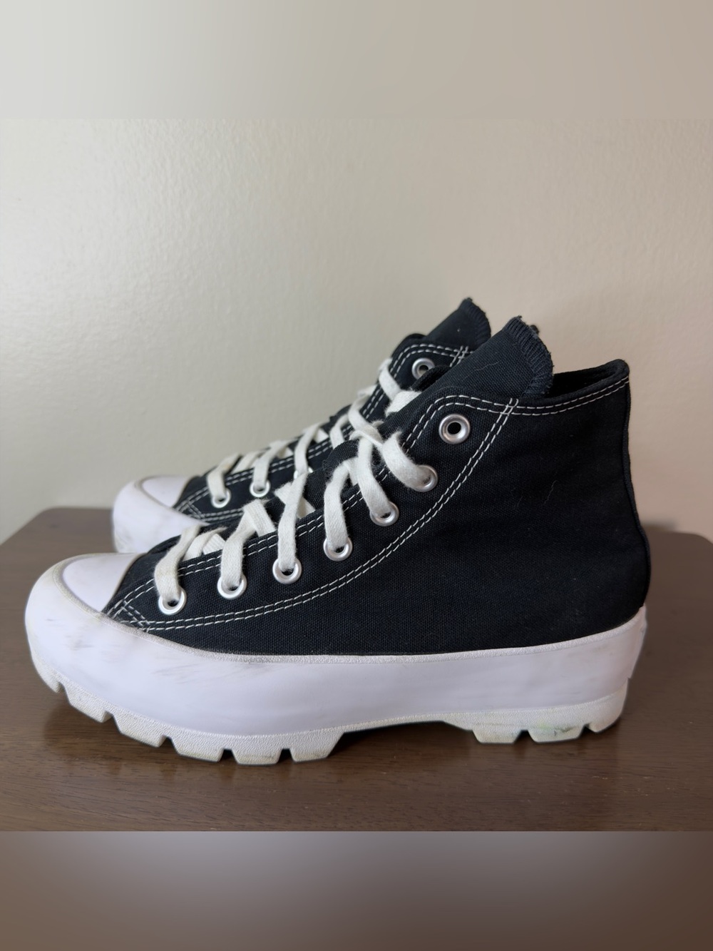Converse Chuck Taylor All Star Black Lugged Sneakers 7 Womens